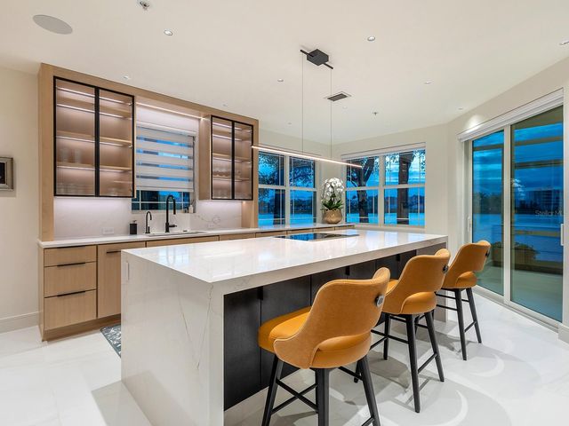 6427 MOORINGS POINT CIRCLE 101, Lakewood Ranch, FL 34202