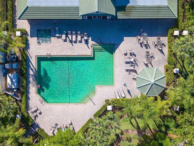 6427 MOORINGS POINT CIRCLE 101, Lakewood Ranch, FL 34202