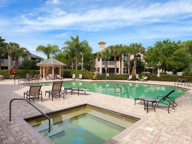 6427 MOORINGS POINT CIRCLE 101, Lakewood Ranch, FL 34202