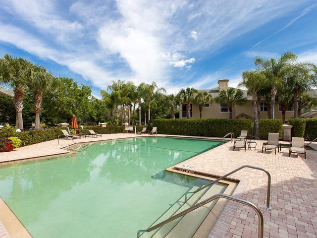 6427 MOORINGS POINT CIRCLE 101, Lakewood Ranch, FL 34202