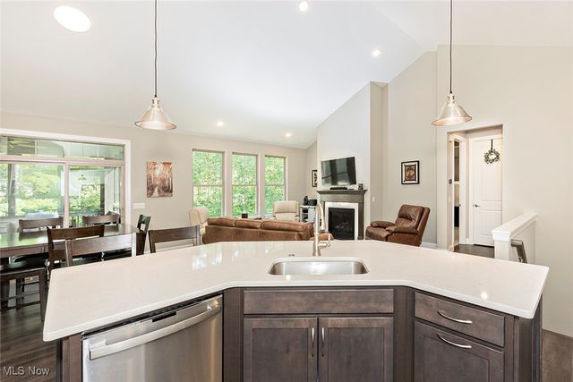 8086 Canyon Ridge, Chagrin Falls, OH 44023