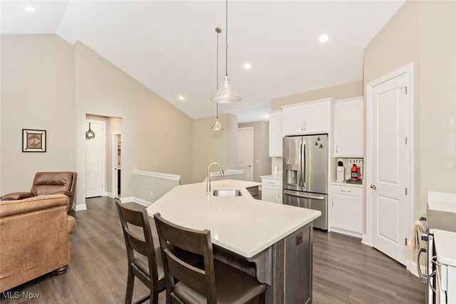 8086 Canyon Ridge, Chagrin Falls, OH 44023