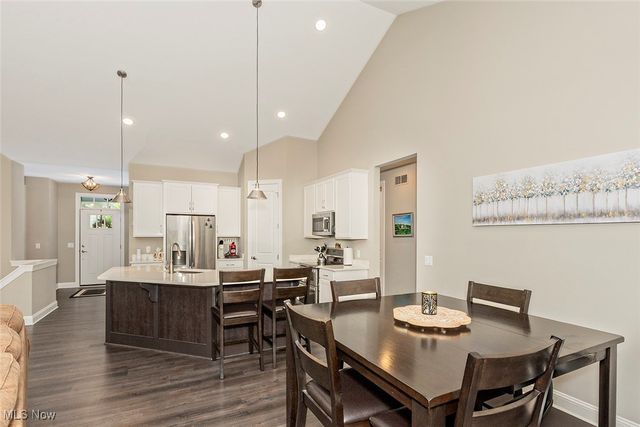 8086 Canyon Ridge, Chagrin Falls, OH 44023