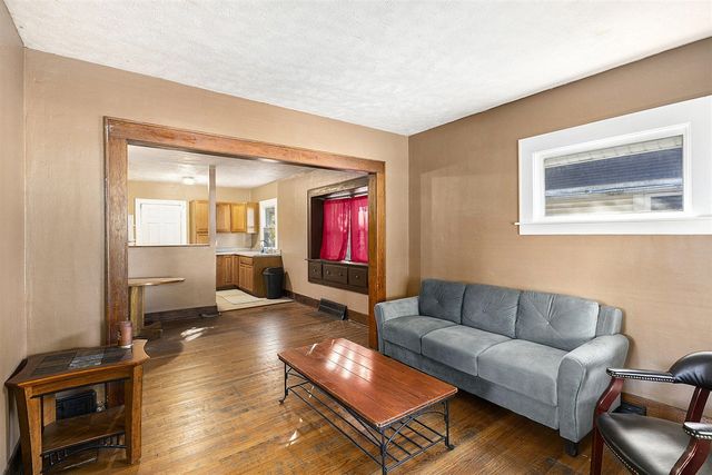 930 Mahlon Street, Lansing, MI 48906