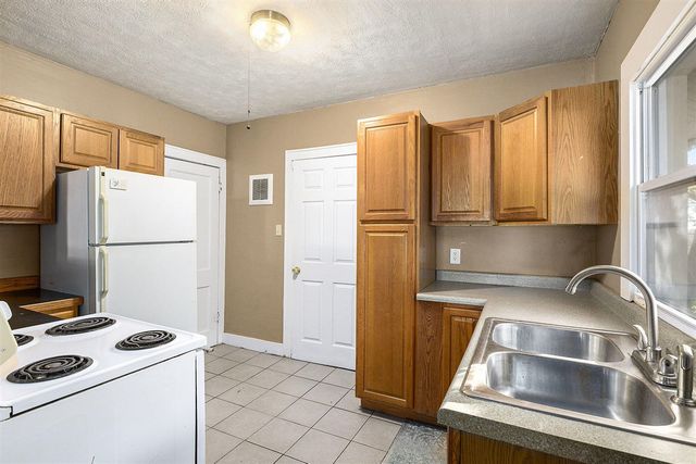 930 Mahlon Street, Lansing, MI 48906