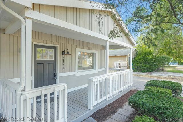 3187 Woodlawn Street, Commerce Twp, MI 48390