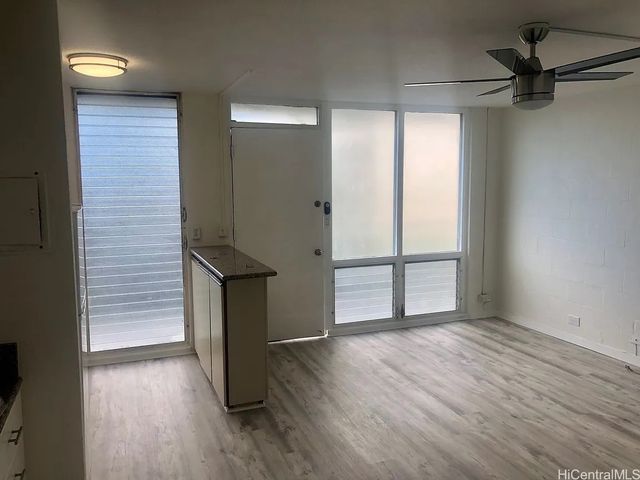 2328 Sea View Avenue 304, Honolulu, HI 96822