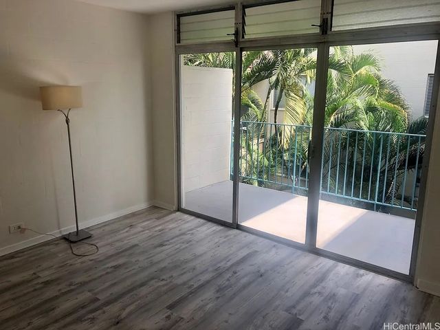 2328 Sea View Avenue 304, Honolulu, HI 96822