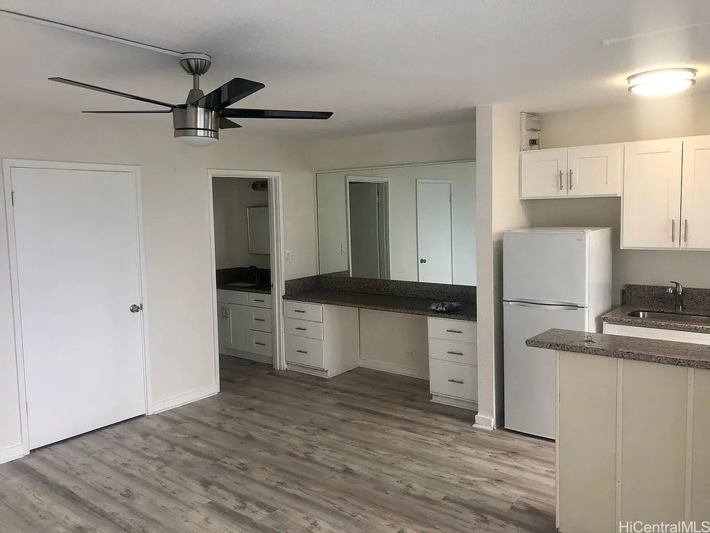 2328 Sea View Avenue 304, Honolulu, HI 96822