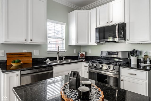 464 American Way S, Carmel, IN 46032