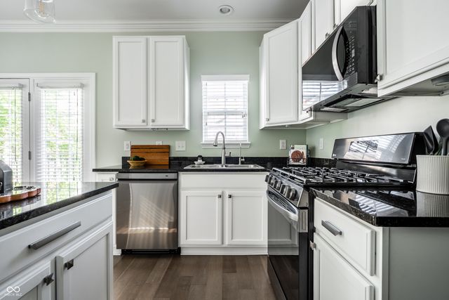 464 American Way S, Carmel, IN 46032