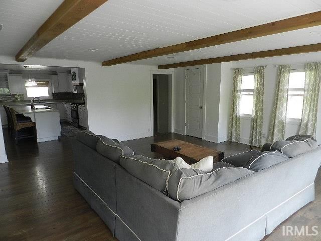 27 EMS B38A Lane, Leesburg, IN 46538
