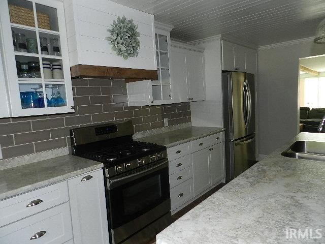 27 EMS B38A Lane, Leesburg, IN 46538