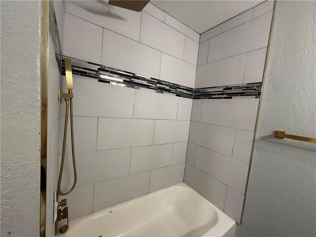 6741 Agnes Avenue, Kansas City, MO 64132