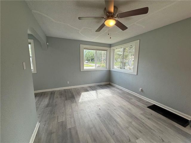 6741 Agnes Avenue, Kansas City, MO 64132