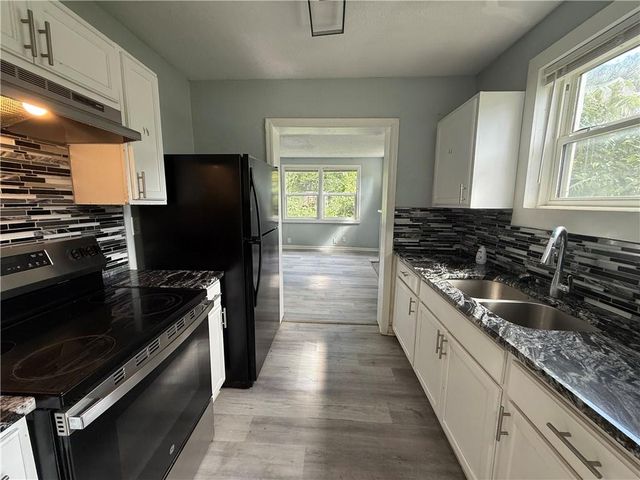 6741 Agnes Avenue, Kansas City, MO 64132