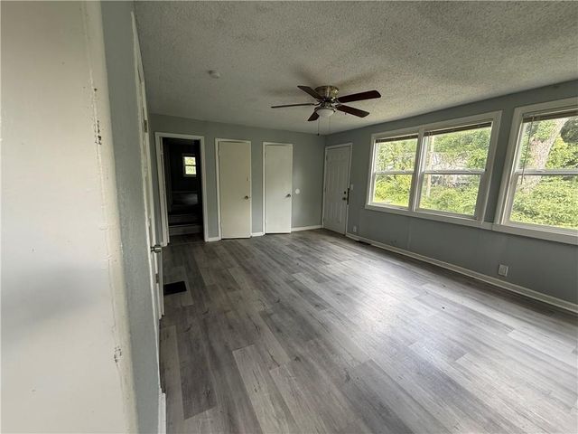 6741 Agnes Avenue, Kansas City, MO 64132
