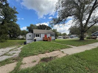 6741 Agnes Avenue, Kansas City, MO 64132