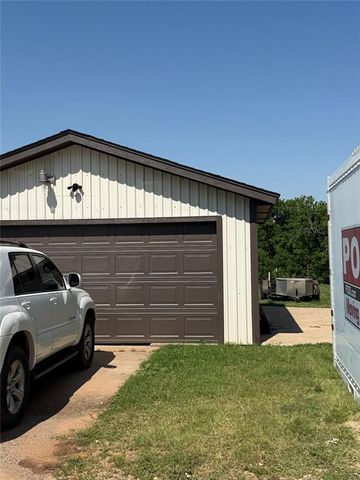904 County Street 2983, Blanchard, OK 73010