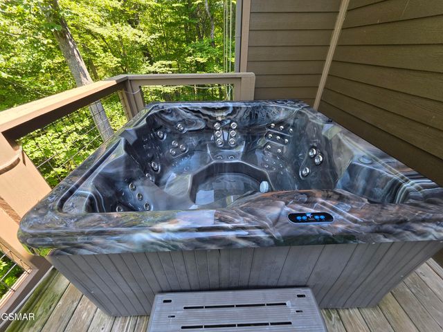 910 Saddle Creek Way, Sevierville, TN 37862