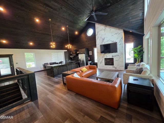 910 Saddle Creek Way, Sevierville, TN 37862