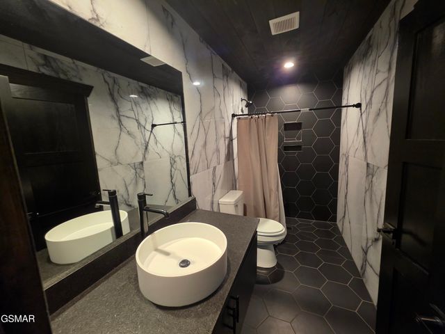 910 Saddle Creek Way, Sevierville, TN 37862