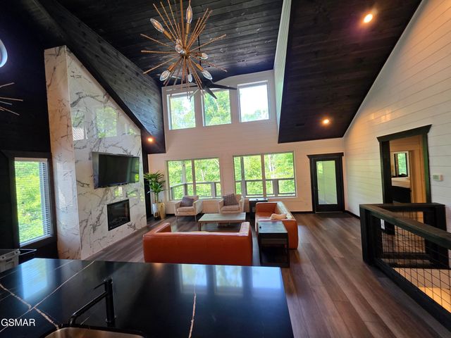 910 Saddle Creek Way, Sevierville, TN 37862