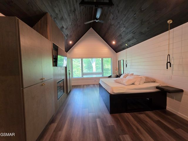 910 Saddle Creek Way, Sevierville, TN 37862