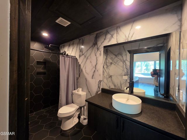 910 Saddle Creek Way, Sevierville, TN 37862