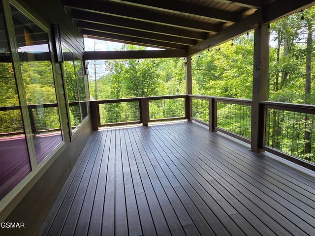 910 Saddle Creek Way, Sevierville, TN 37862