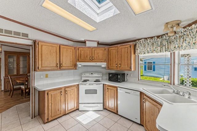 316 PORTSIDE LANE, Edgewater, FL 32141