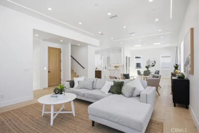 617 N Irena Avenue B, Redondo Beach, CA 90277