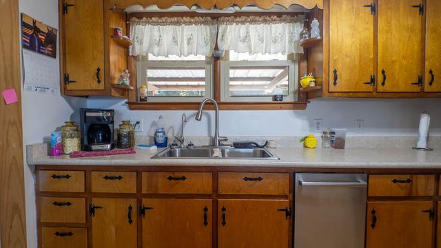 572 County Road 607, Pontiac, MO 65729