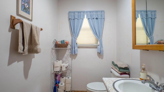 572 County Road 607, Pontiac, MO 65729