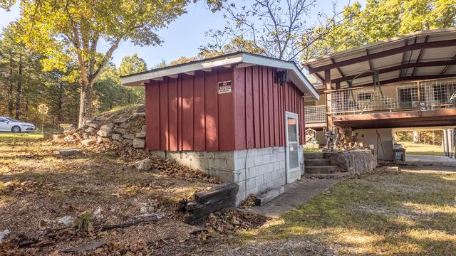 572 County Road 607, Pontiac, MO 65729