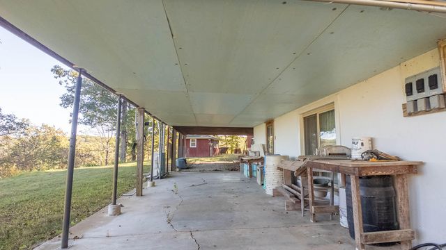 572 County Road 607, Pontiac, MO 65729