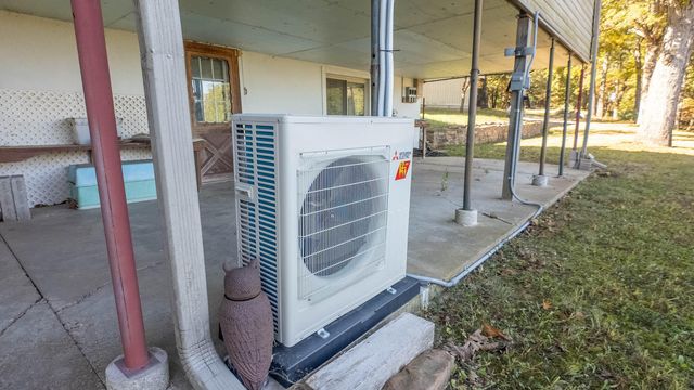 572 County Road 607, Pontiac, MO 65729