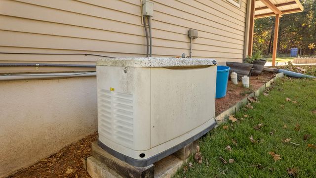 572 County Road 607, Pontiac, MO 65729