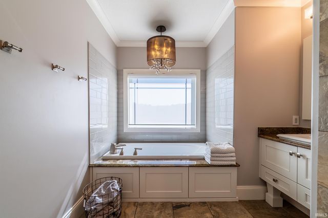 1750 Oakwood Lane, Berne, IN 46711