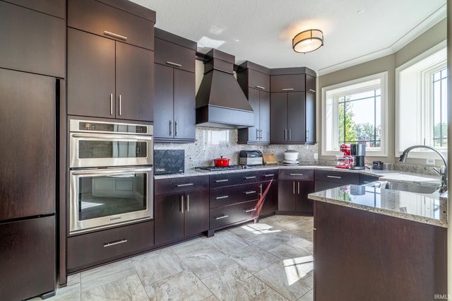 1750 Oakwood Lane, Berne, IN 46711