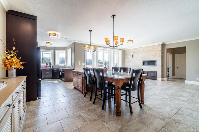 1750 Oakwood Lane, Berne, IN 46711