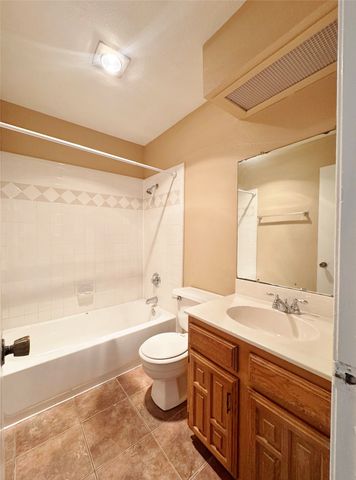 1146 Meadow Creek Drive, Lancaster, TX 75146
