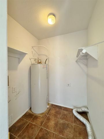 1146 Meadow Creek Drive, Lancaster, TX 75146