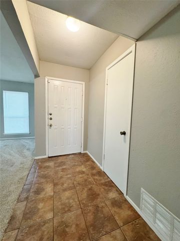1146 Meadow Creek Drive, Lancaster, TX 75146