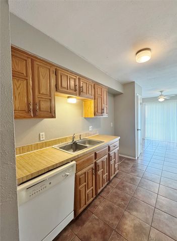 1146 Meadow Creek Drive, Lancaster, TX 75146