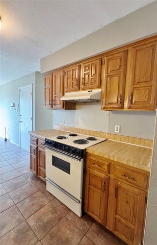 1146 Meadow Creek Drive, Lancaster, TX 75146