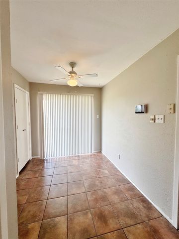 1146 Meadow Creek Drive, Lancaster, TX 75146
