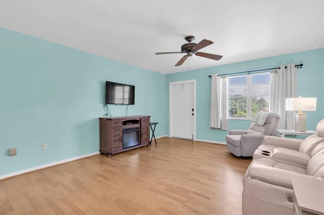 1900 59TH AVENUE N 212, St Petersburg, FL 33714