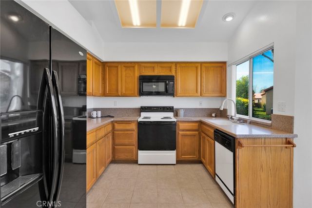 11594 Mountain Meadow Drive, Apple Valley, CA 92308