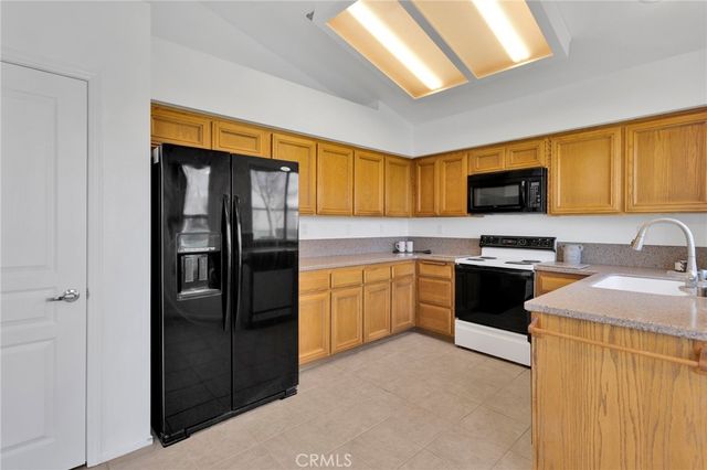 11594 Mountain Meadow Drive, Apple Valley, CA 92308